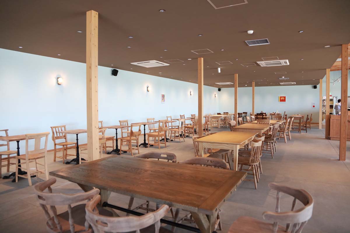 猿田彦珈琲国内最大の面積を誇る店内