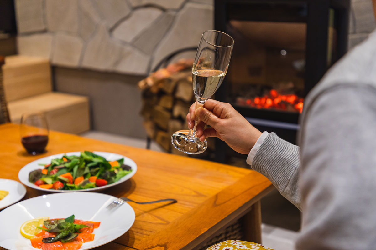 人気シェフが手掛ける料理の数々に、ついついお酒も進みます