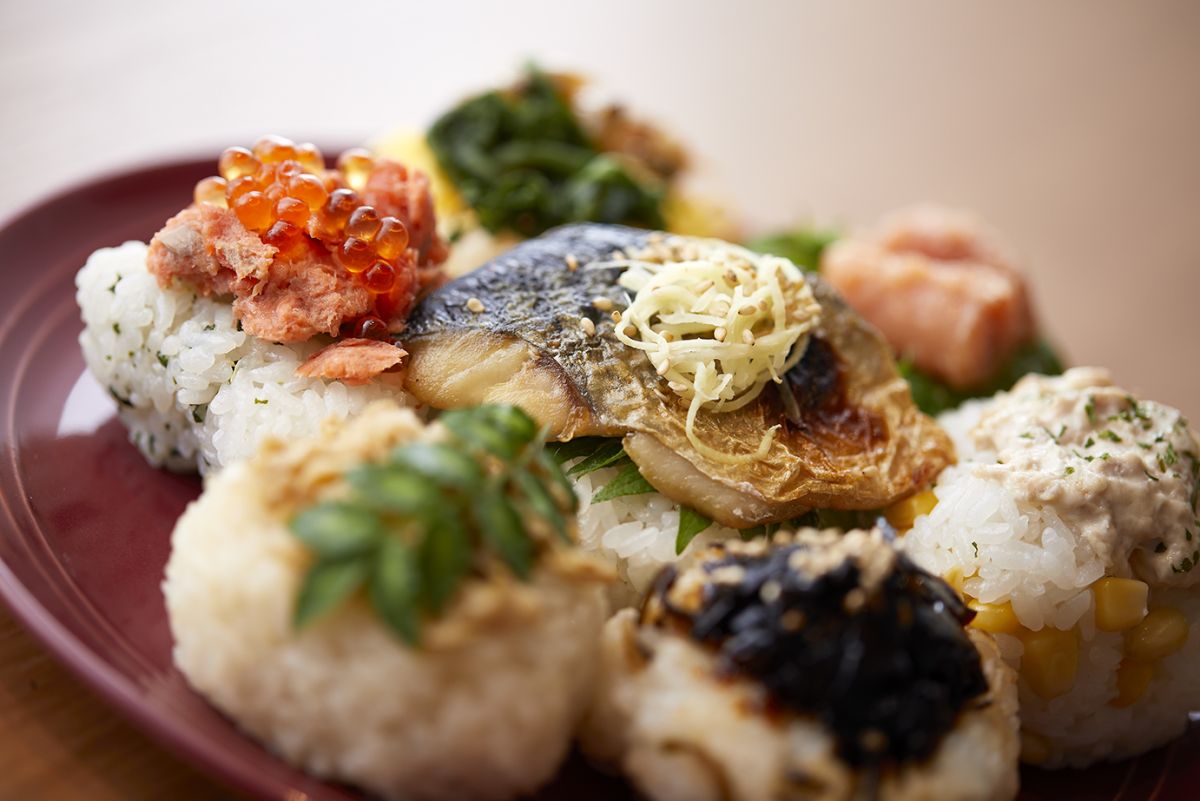 「おむすび」1個154～330円（イートイン、テイクアウトは151～324円）