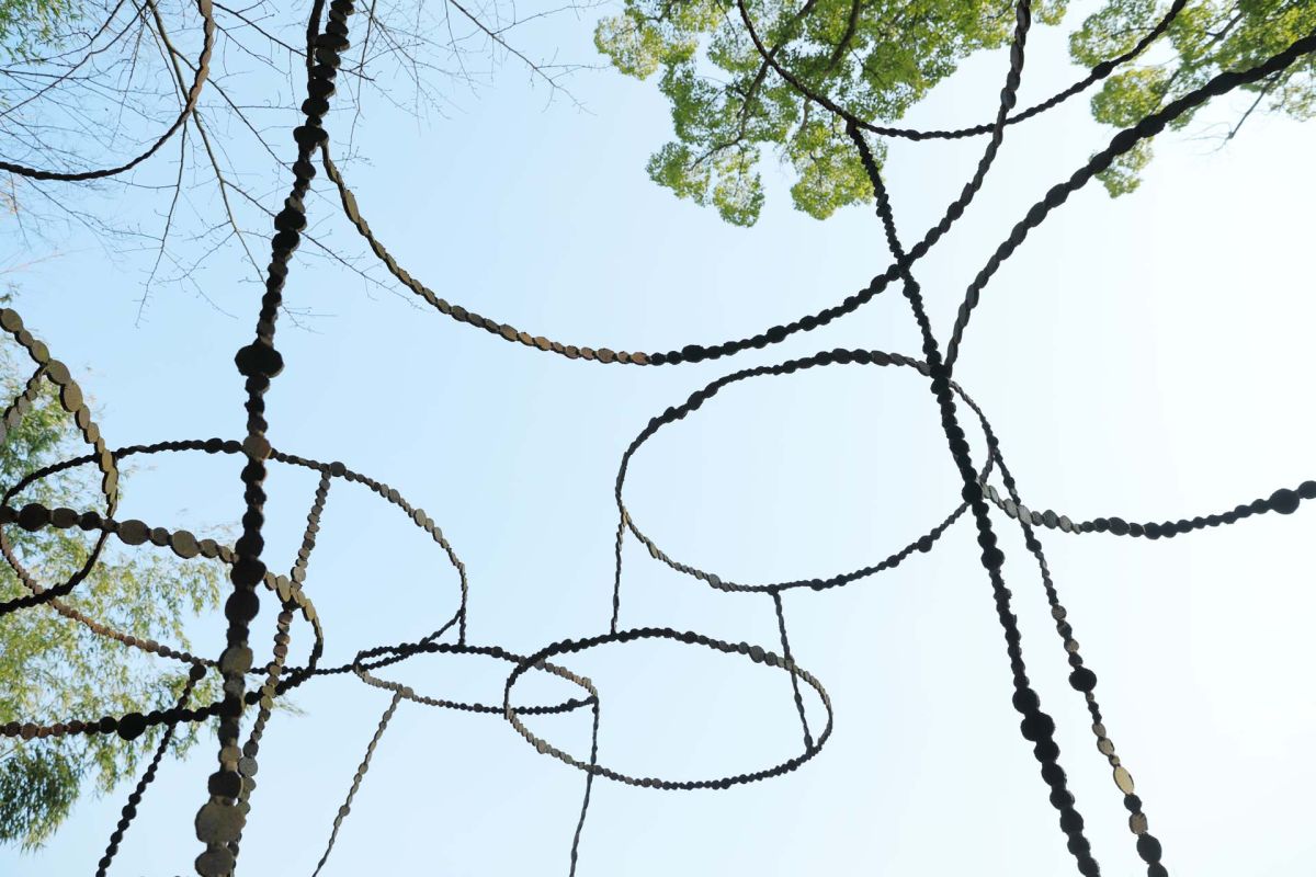 青木野枝「空の粒子」