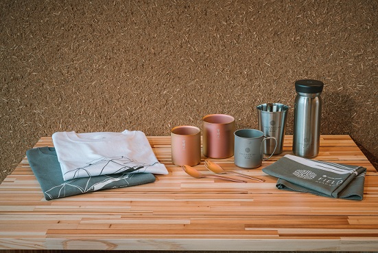 グッズ　コップTシャツ水筒