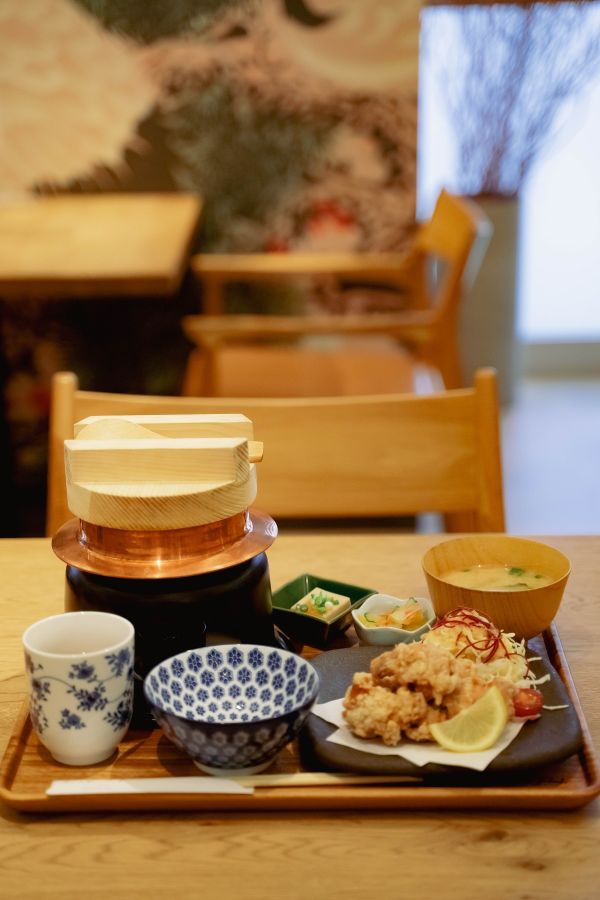 鶏ももからあげのお膳（1280円）