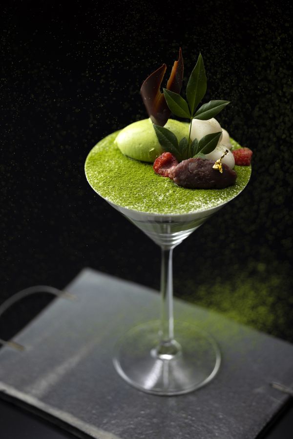 「抹茶黒蜜パルフェ」2000円／ドリンクセット 3100円 ※平日10食限定