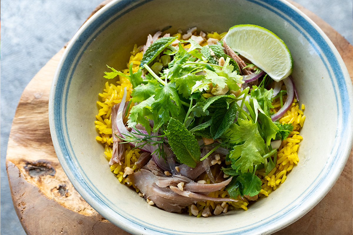 「鴨肉のコムガー」1232円（イートイン）、1274円（テイクアウト）