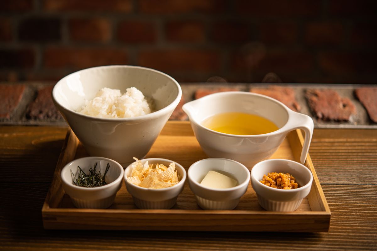 「山わさび飯（北海道バター、鮭節、のり、山わさび醤油漬け）」530円