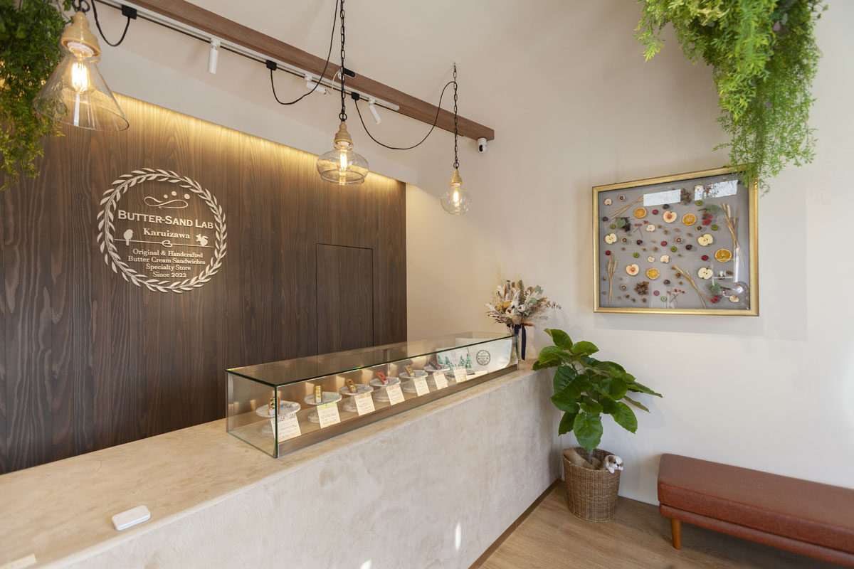 軽井沢の森をイメージした、飛び出す絵本風のギフトボックス「スペシャル軽井沢BOX」6種セットは、高原の爽やかな空気を運んでくれます