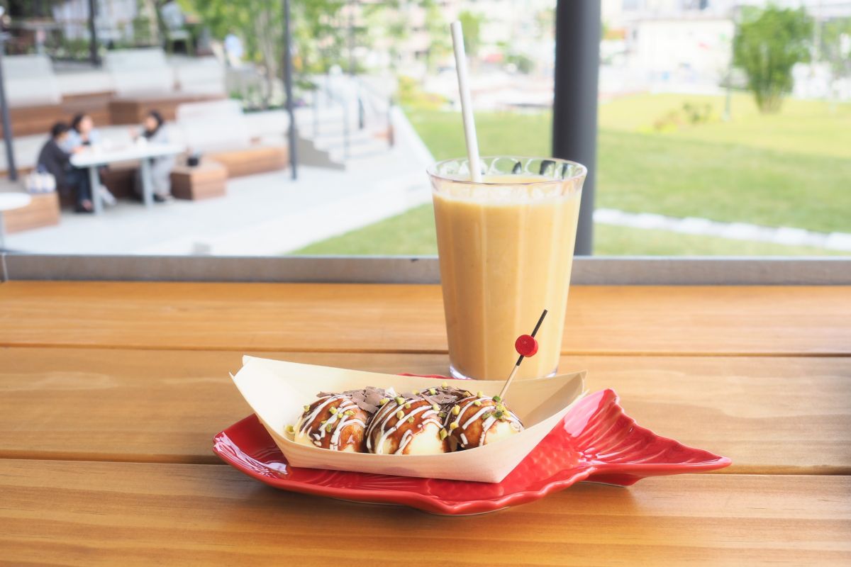 奥は「ミックスジュース」（700円）