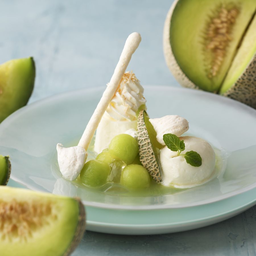 「メロンのスープ　パンナコッタとココナッツジェラートを浮かべて」1320円