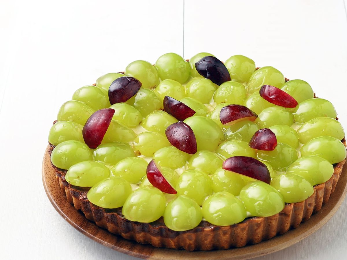 8月 シャインマスカットとぶどうのタルト