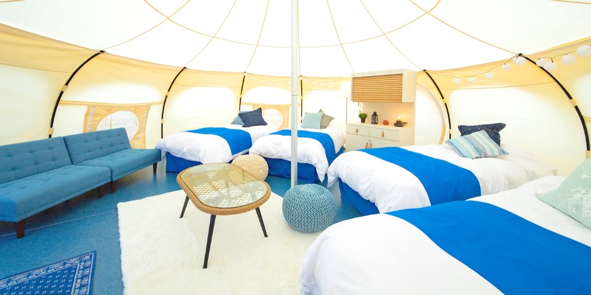 【香川】海沿いで乗馬が楽しめる絶景グランピング「グランプレミア瀬戸内」オープン！キュートなテントと海沿いの絶景が魅力