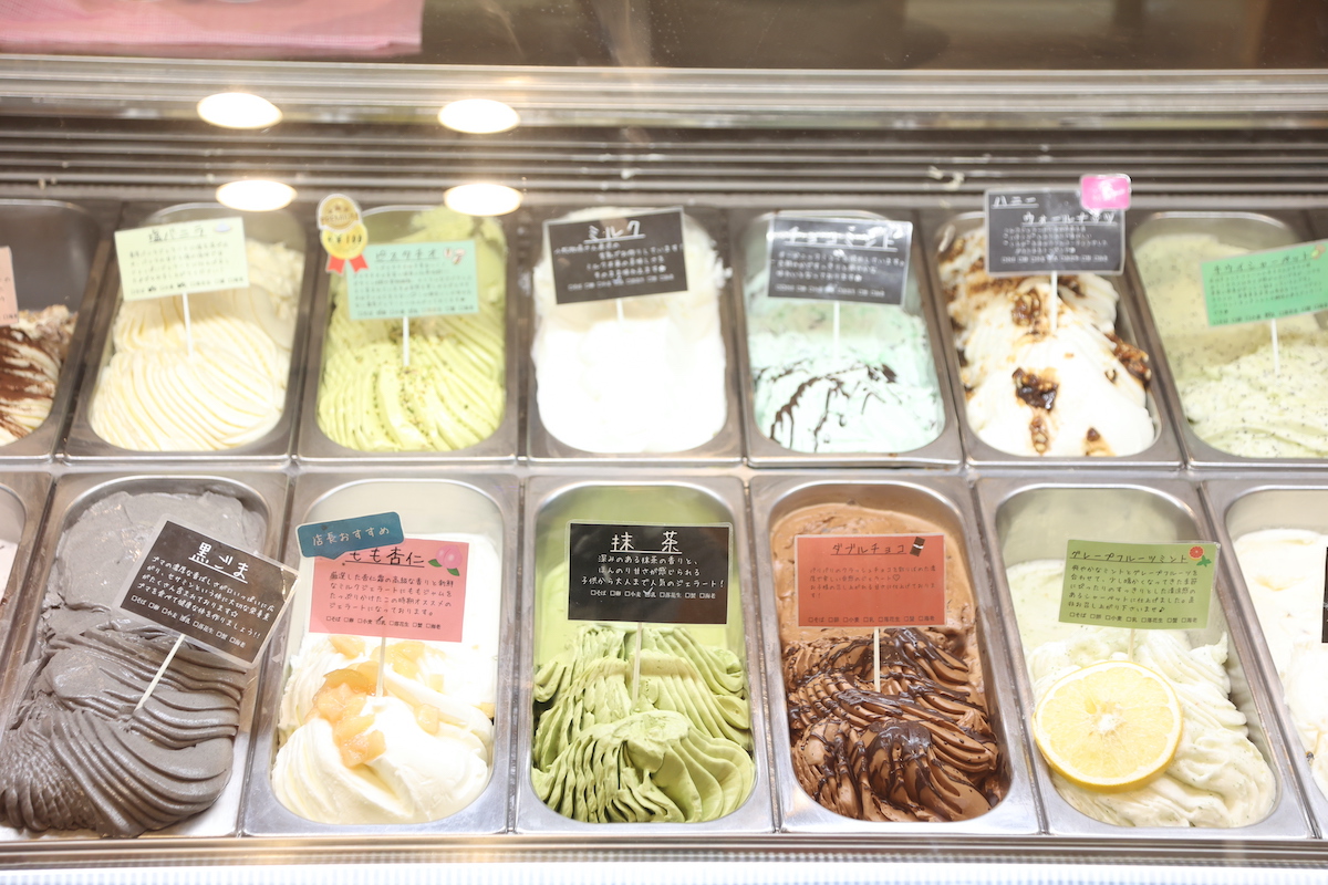 常時約18種類のフレーバーが並ぶ