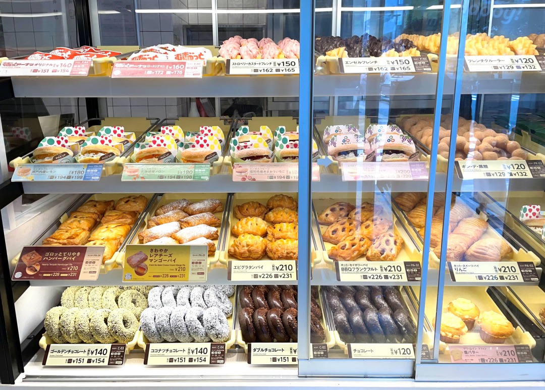 ※撮影用商品のため、ショーケースの扉を外しています