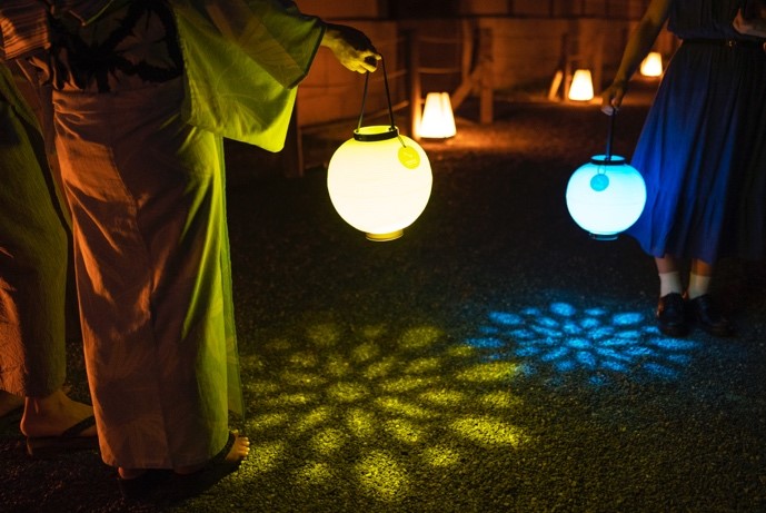 コロナ対策アート『NAKEDディスタンス提灯🄬