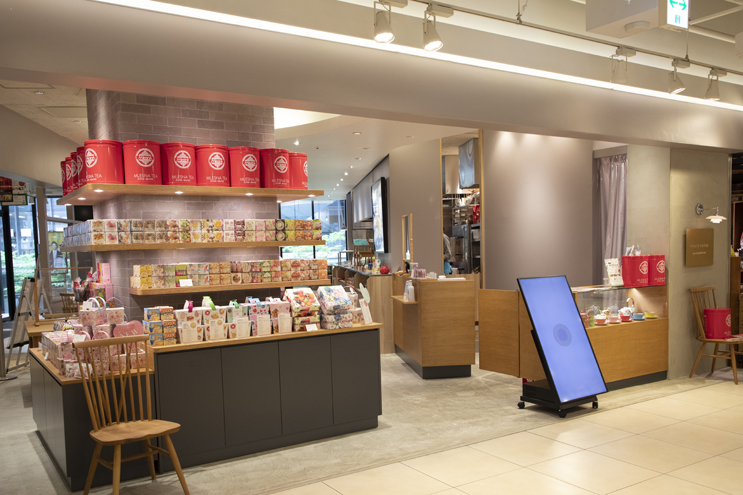 大阪・梅田の新着スパイスカレー!違う香りが次々楽しめる本格紅茶も評判の「WOCCA ROCCA curry and…」へ