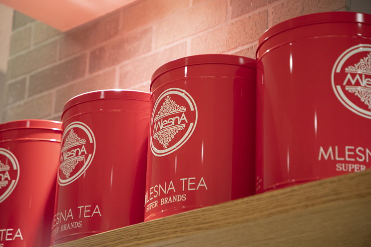 大阪・梅田の新着スパイスカレー!違う香りが次々楽しめる本格紅茶も評判の「WOCCA ROCCA curry and…」へ