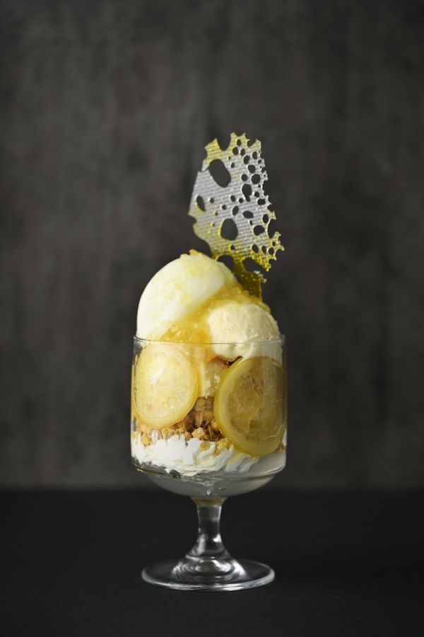 パフェ　はちみつレモン＆バニラ1400円（税込）