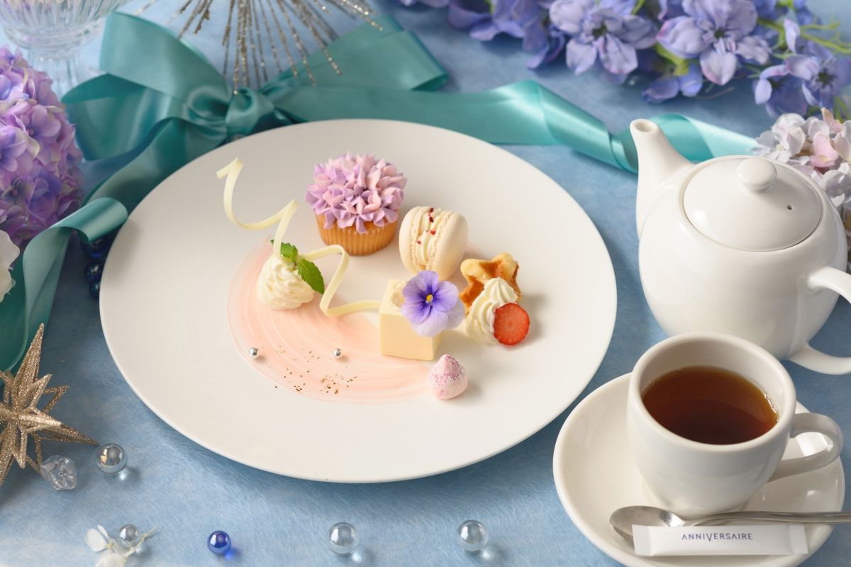 パープリッシュ フラワー プレート アフタヌーンティー　イメージ