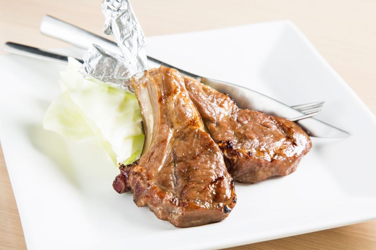 「骨付ラムステーキ」1本1200円