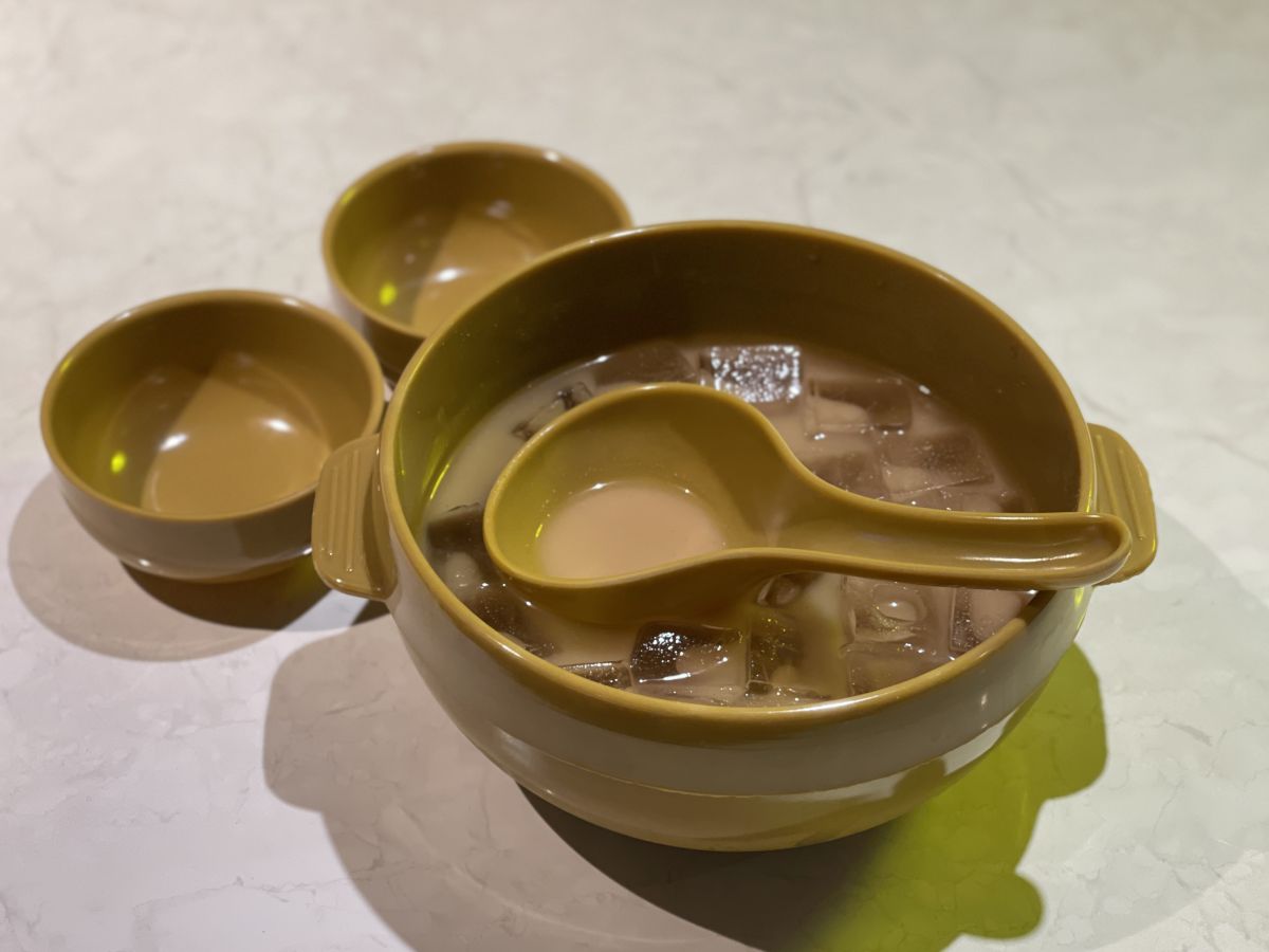 ミスカル焼酎 500ml 900円／1000ml 1600円　※写真は500ml