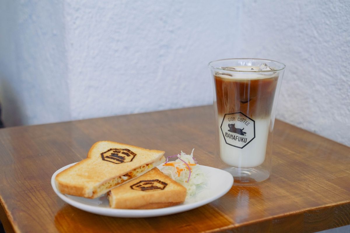 「ボロネーズソースのホットサンド」418円