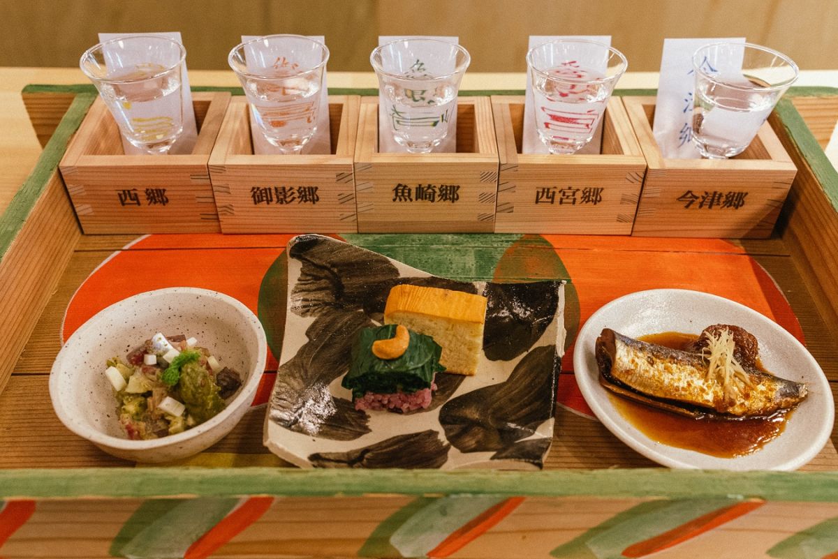 日本酒と料理のペアリングが楽しめる「灘五郷酒所セット」（チケット12枚／2400円）