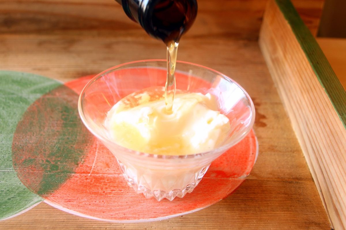 剣菱のこうじを使った甘酒パンナコッタ（チケット2枚／400円）も女性に人気