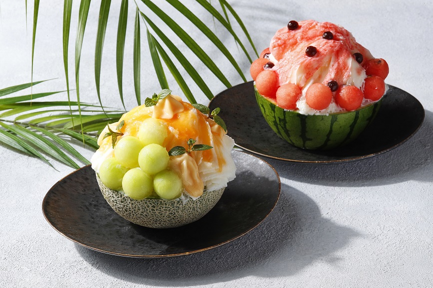 （手前より）「リッチシェイブアイス メロン」、「リッチシェイブアイス すいか」各2860円、グラスシャンパーニュ付き 4290円