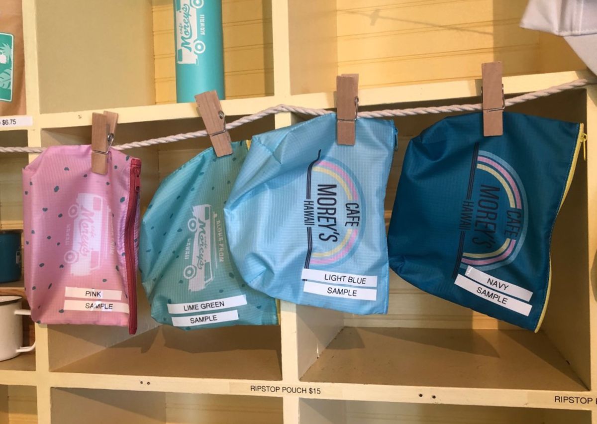 「ポーチ各種」$15