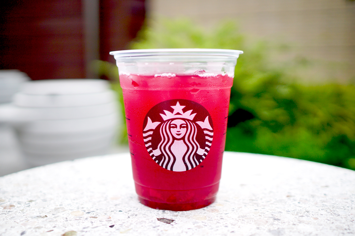 「ストロベリー & ユースベリー® ティー」Short 462円／Tall 501円／Grande 545円／Venti® 589円／（持ち帰り）、Short 470円／Tall ¥510円／Grande 555円／Venti® 600円（店内利用）