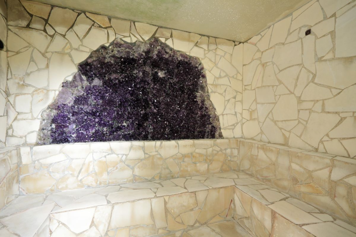 女湯の「アメジストサウナ」