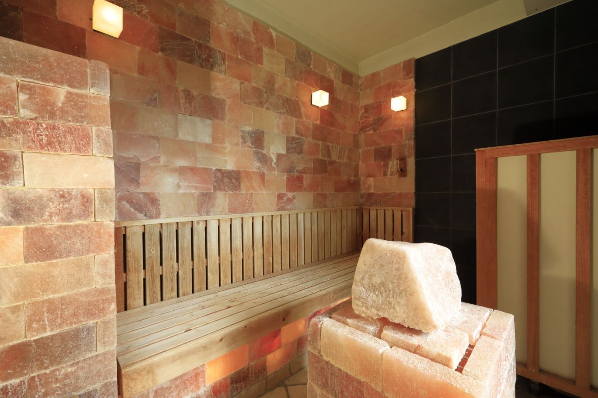 女湯の「モンゴル岩塩サウナ」