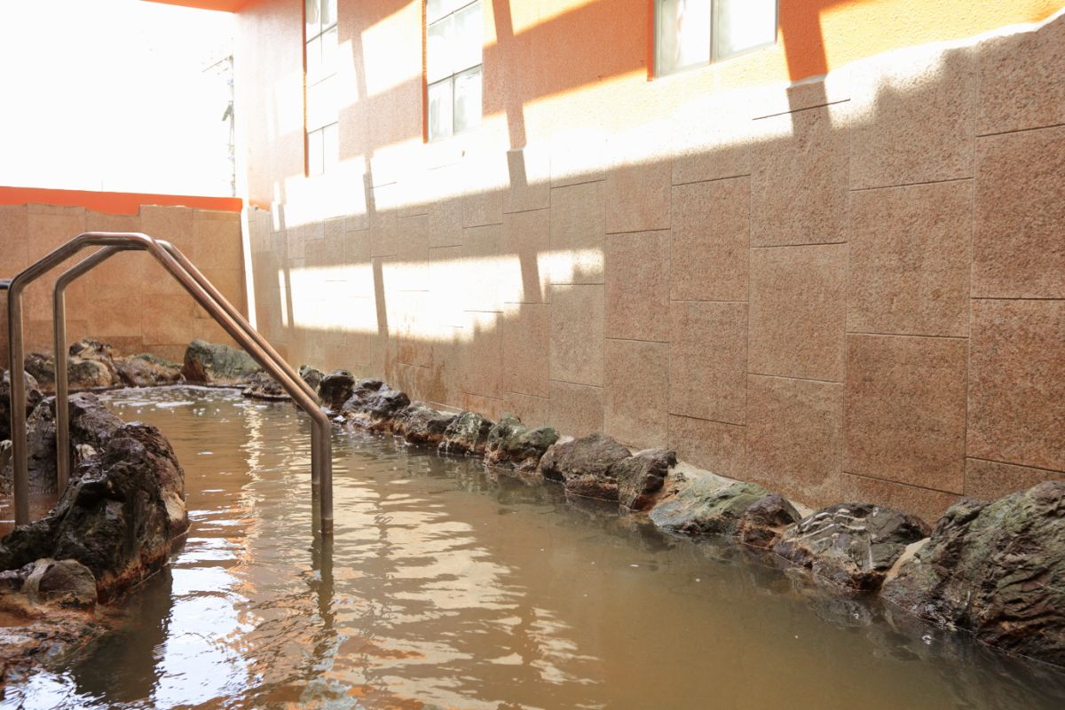 日差しが心地いい露天風呂