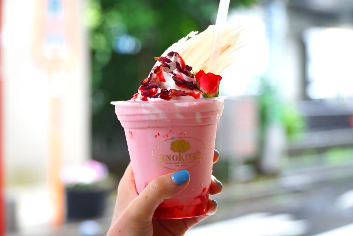 「元町グルメシェイク ローズ」780円