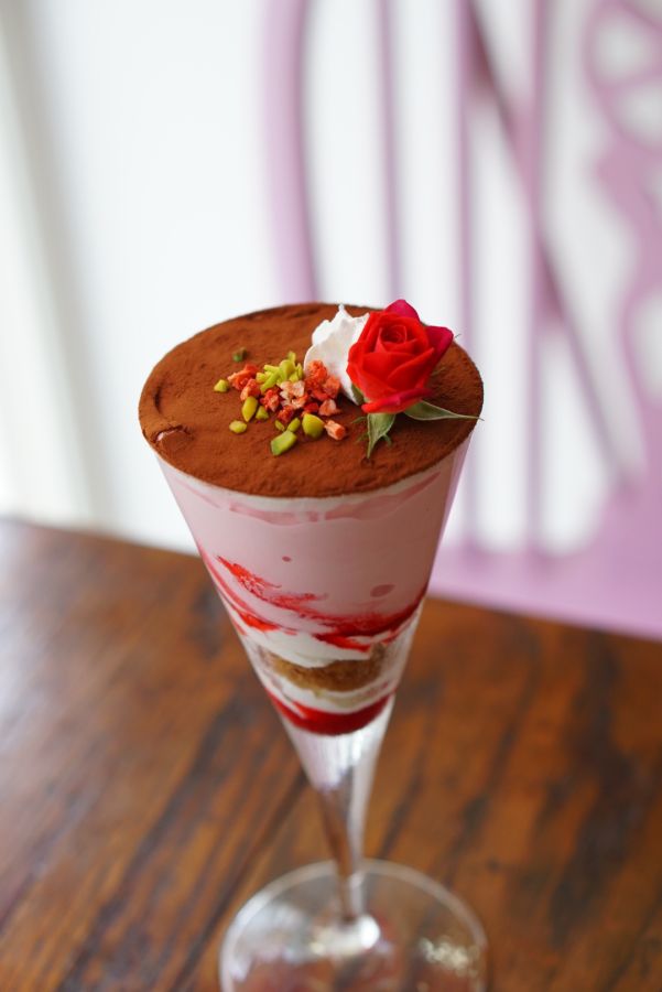 「横濱ローズパフェ」1300円