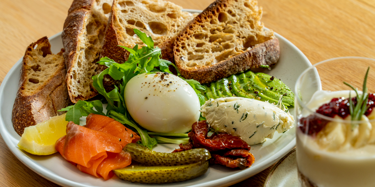 虎ノ門ヒルズ「Allpress Espresso Toranomon Cafe」がリニューアルして世界のフードメニューも登場！