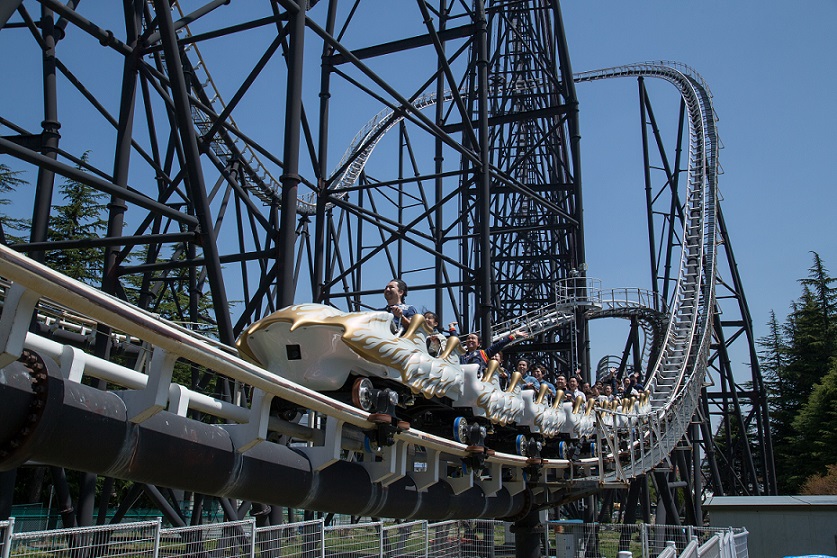 アトラクション「FUJIYAMA」