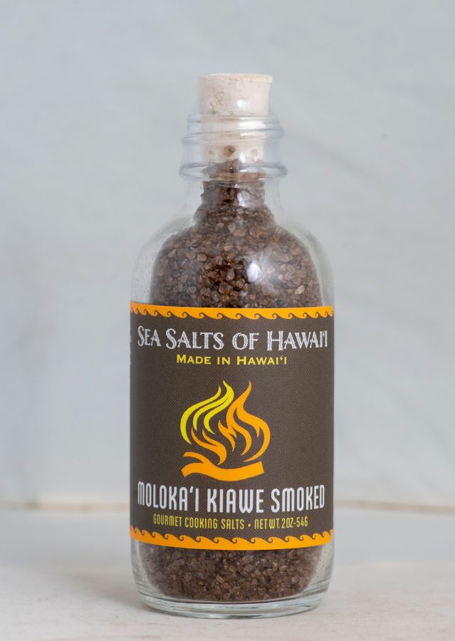 「ハワイ産のモロカイ・キアヴェ・スモークソルト」$7.99
