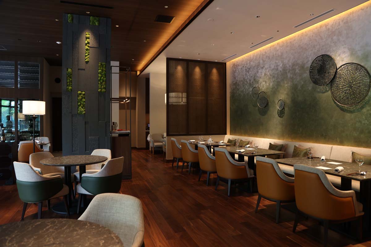 レストラン「白露/SHIRATSUYU」