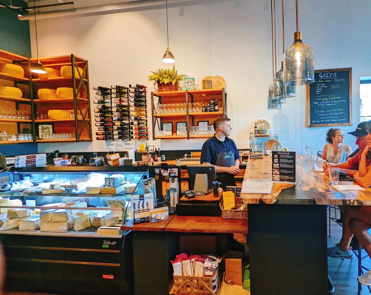 メンフィスの中心部・ダウンタウンから車で約30分のイーストメンフィスに位置しています