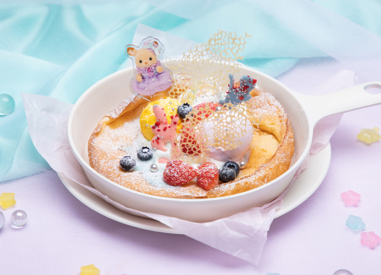 「ゆめいろコーラルパンケーキ」1,500 円(税込 1,650 円) スーベニアプレート:+3,000 円(税込 3,300 円) アクリルピック:+550円