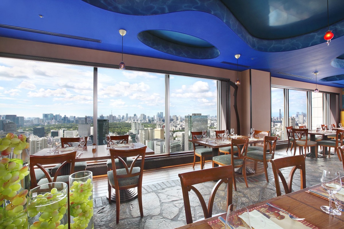 スカイラウンジ＆ダイニング「アーティスト カフェ」