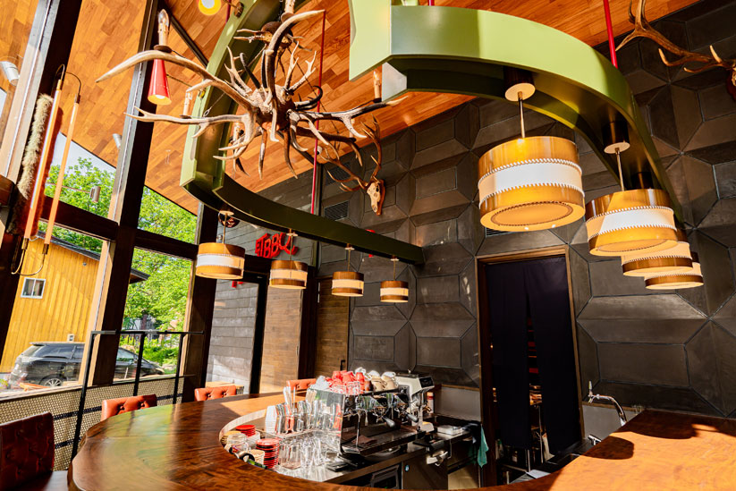 “SANFERMO PIZZA ET BBQ”では、看板メニューの楕円形のピッツァなど通常メニューは年間を通して楽しめます