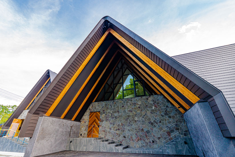 2022年秋、ステーキレストランと宿泊施設、宿泊者用ダイニングの3つが連なるリゾート施設がオープン予定