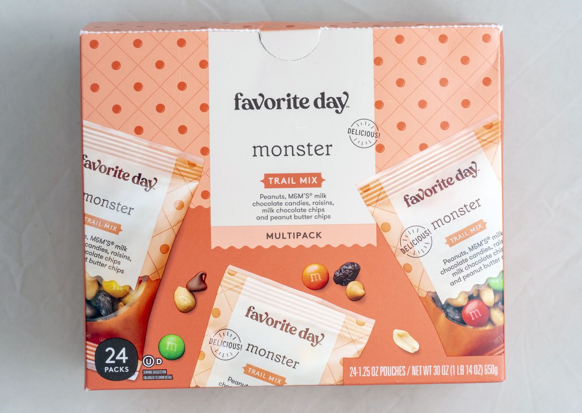 「トレイルミックス（24袋入り）」$16.99