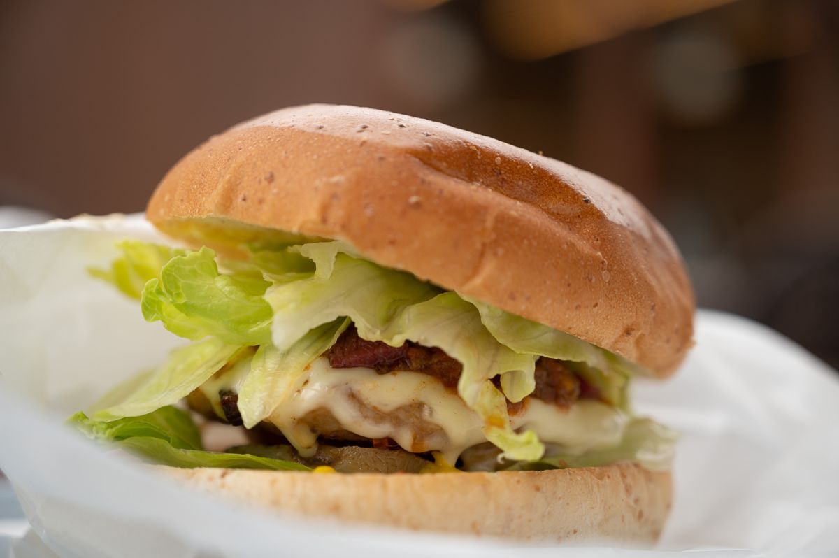 「Cafeよりみち」の「なんぷバーガー」