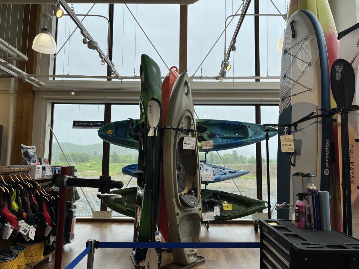 モンベル南富良野店内観