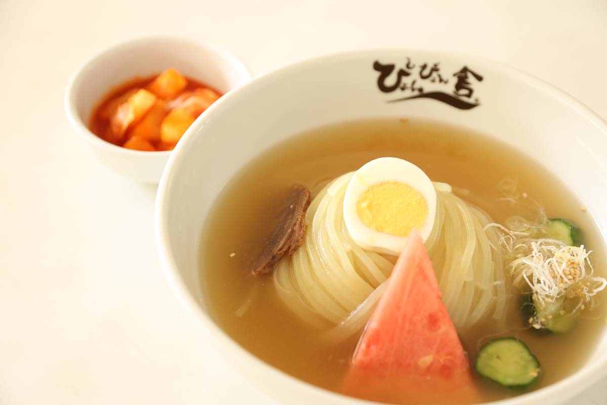  盛岡冷麺 935円（大盛1155円、ハーフ770円）