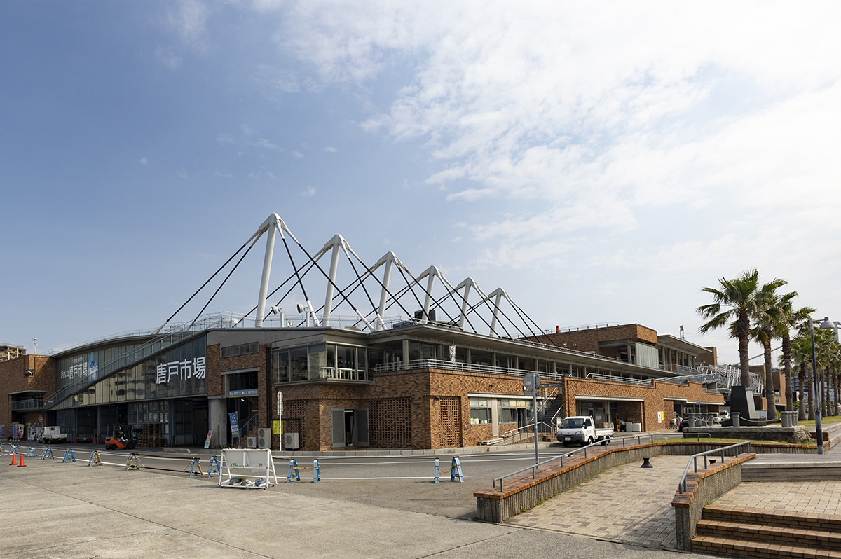 2階には人気の飲食店街