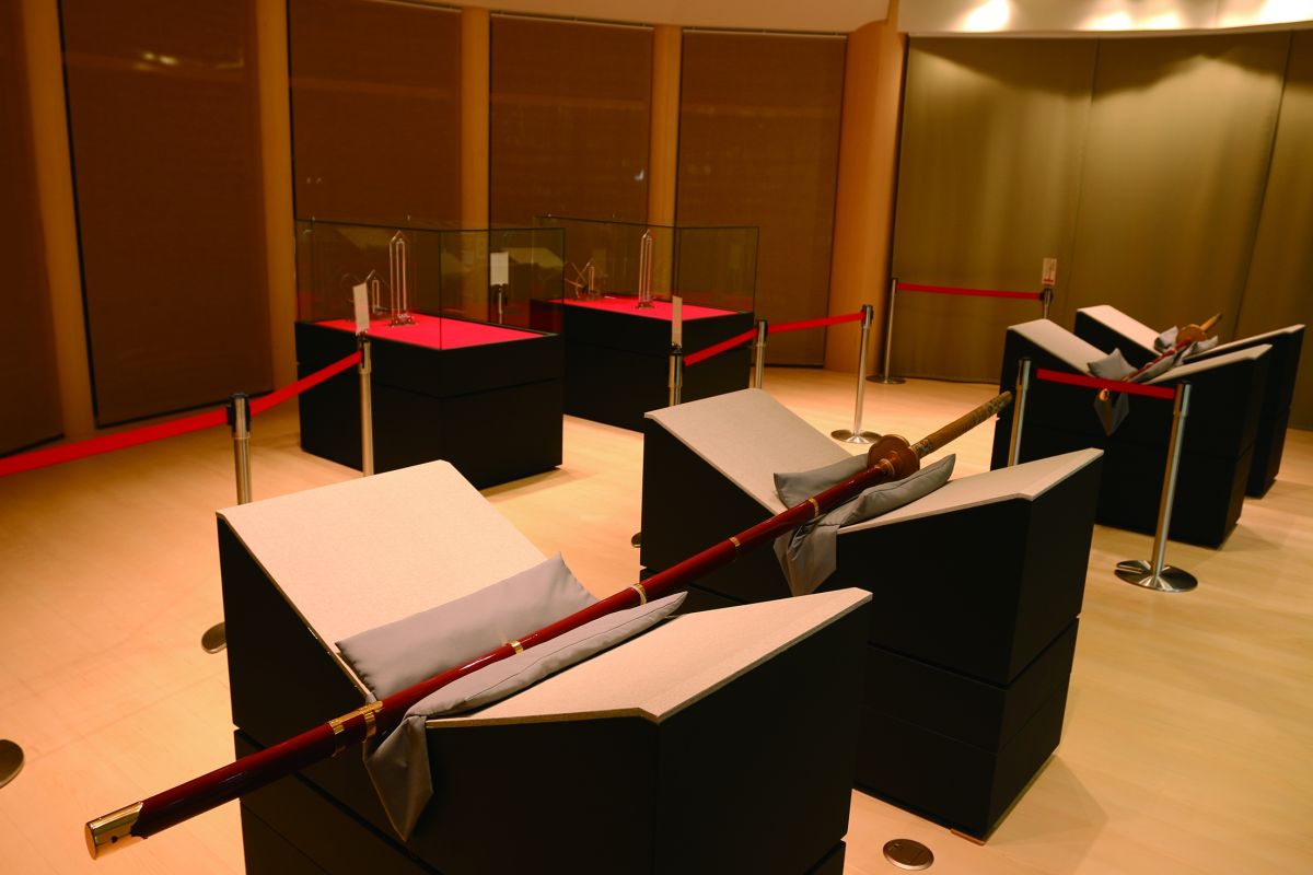 日本刀にふれることができる体験コーナー)