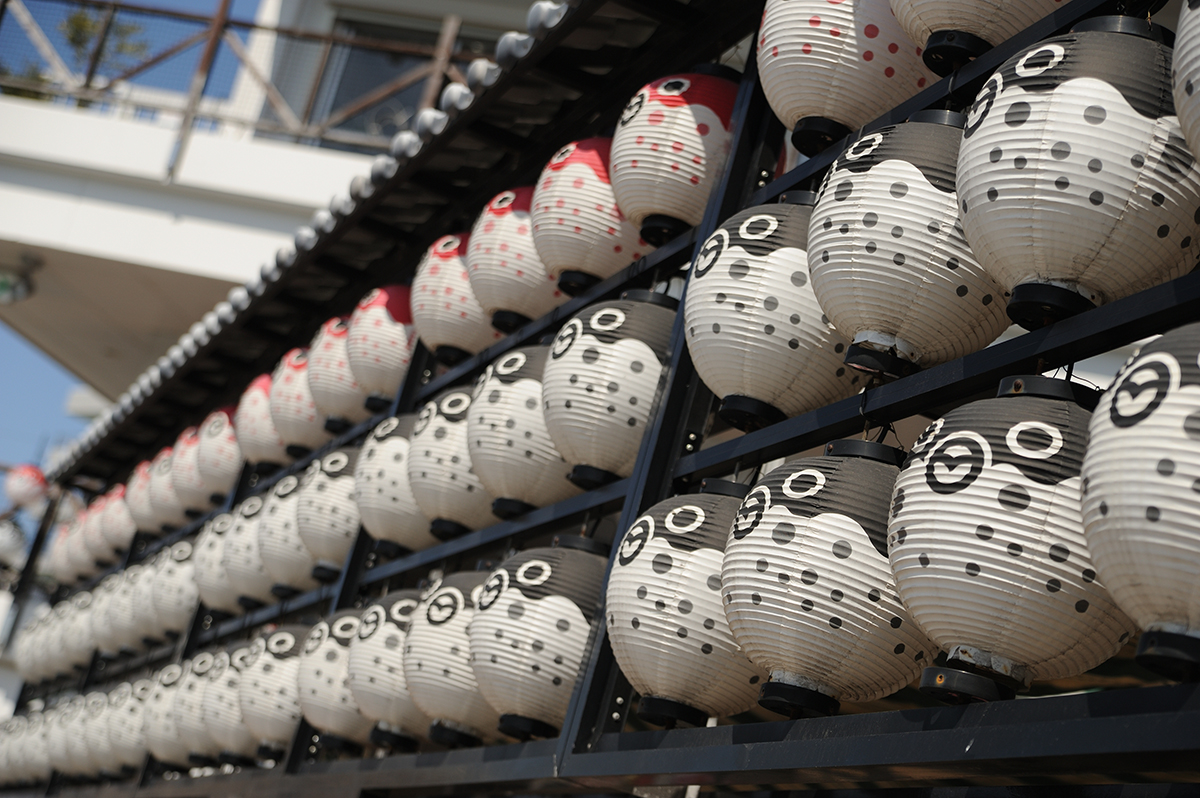 旅気分を高めてくれるフグ提灯